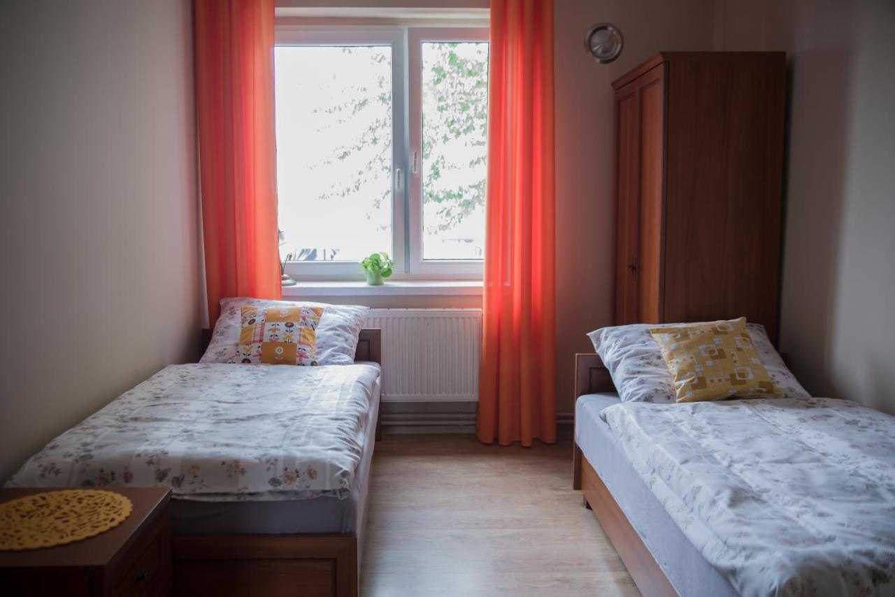 Pod Kogucikiem Aparthotel Krzyzanowice Exterior foto