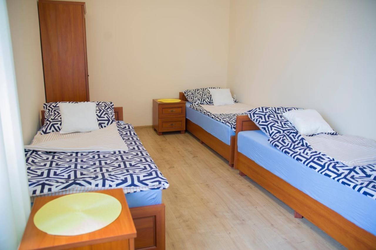 Pod Kogucikiem Aparthotel Krzyzanowice Exterior foto