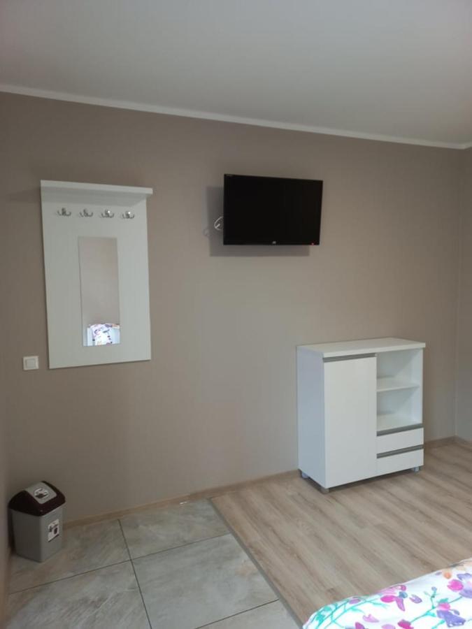 Pod Kogucikiem Aparthotel Krzyzanowice Exterior foto