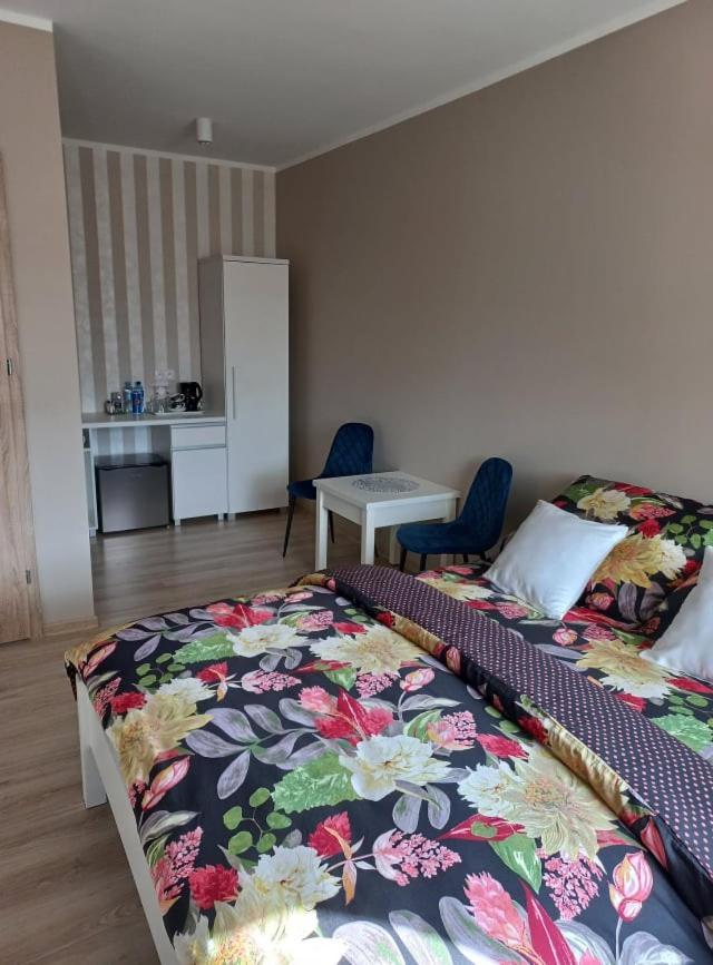 Pod Kogucikiem Aparthotel Krzyzanowice Exterior foto