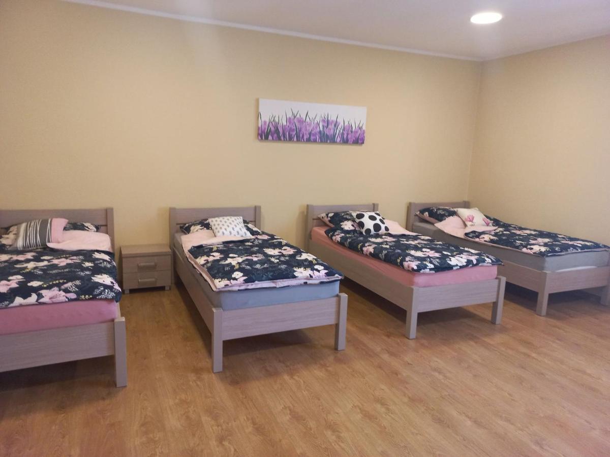 Pod Kogucikiem Aparthotel Krzyzanowice Exterior foto